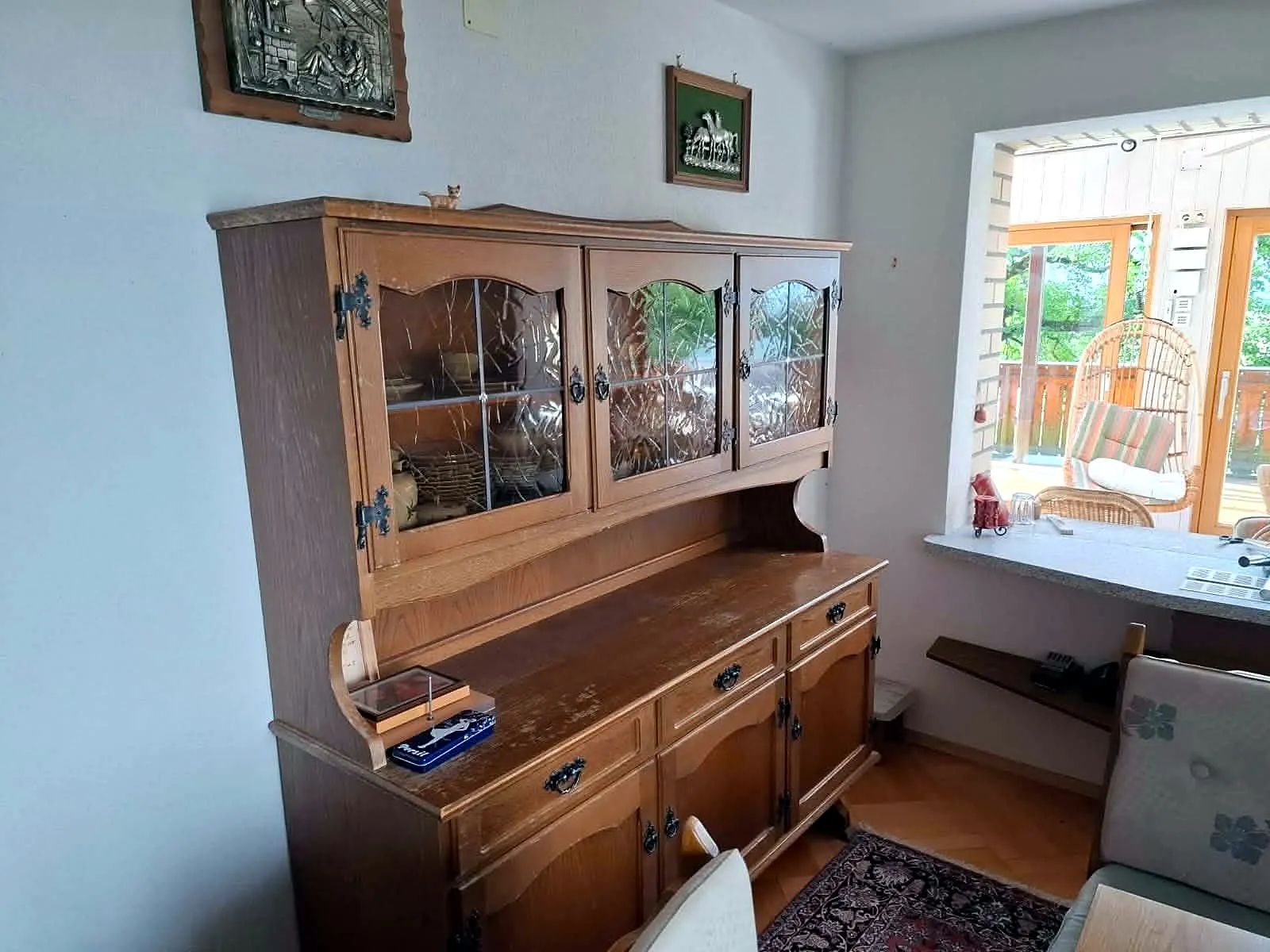 Buffetschrank vor dem Abtransport